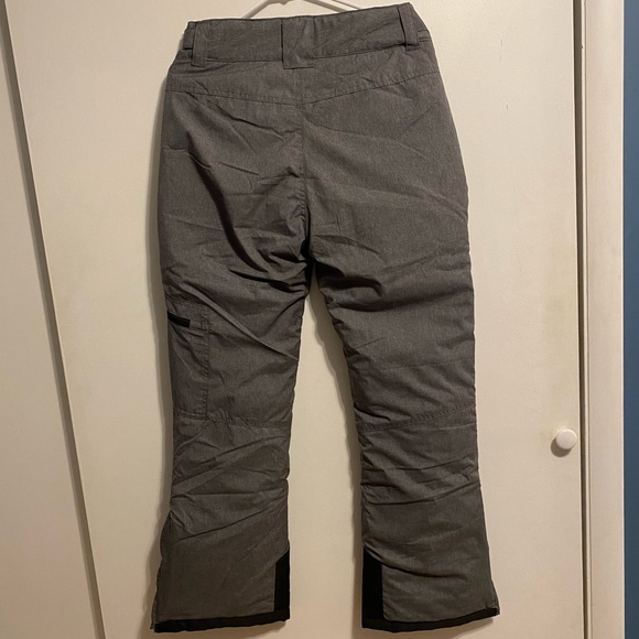 Water resistant snow pants - Picture 2 of 3
